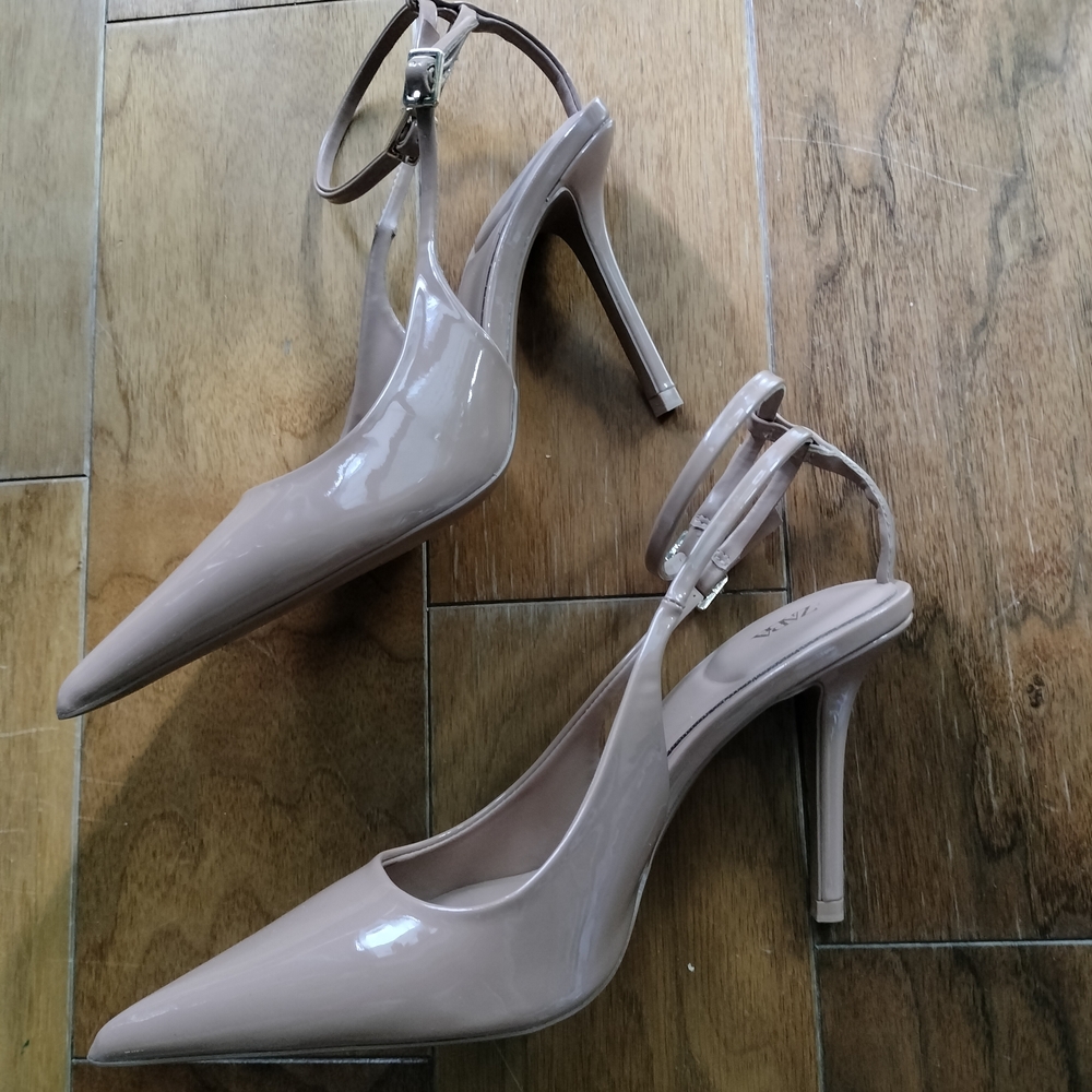 NWOT Elegant Nude Stiletto Heels
